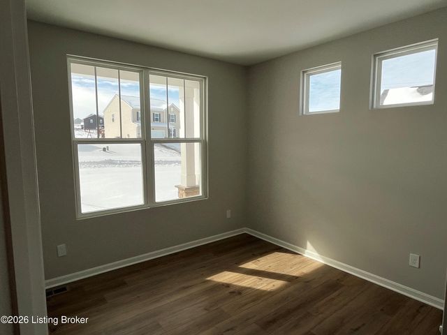 4007 Mosswood Ln, La Grange, KY 40031