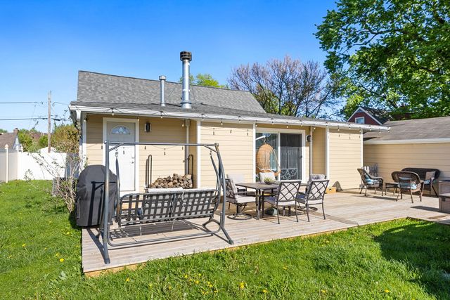8208 Natoma Avenue, Burbank, IL 60459