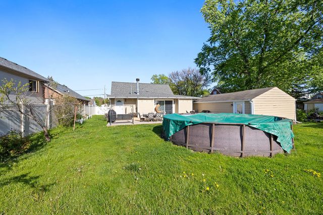 8208 Natoma Avenue, Burbank, IL 60459