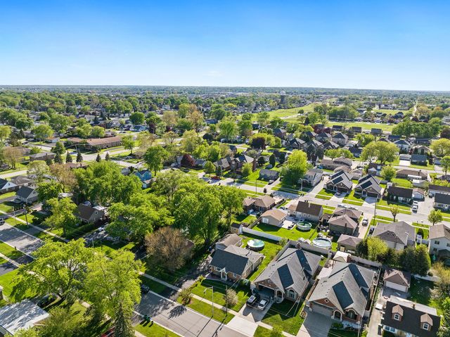 8208 Natoma Avenue, Burbank, IL 60459