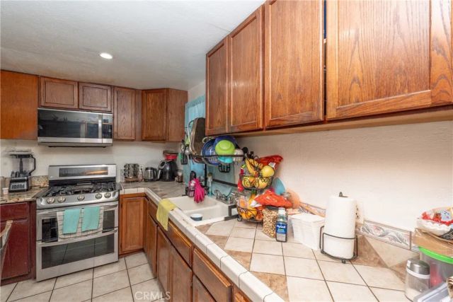 811 S Gage Avenue, Los Angeles, CA 90023