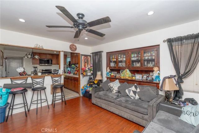 811 S Gage Avenue, Los Angeles, CA 90023