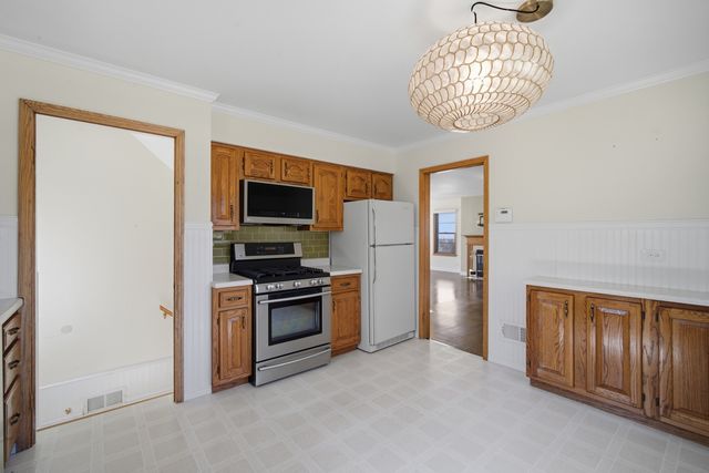 7840 Linder Avenue, Morton Grove, IL 60053