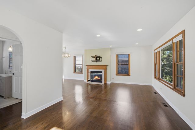 7840 Linder Avenue, Morton Grove, IL 60053