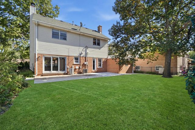 7840 Linder Avenue, Morton Grove, IL 60053