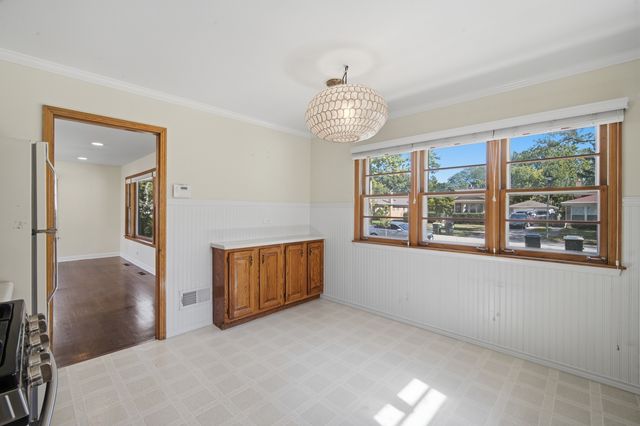 7840 Linder Avenue, Morton Grove, IL 60053