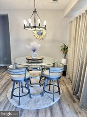 25340 LAKE MIST SQ #103, Chantilly, VA 20152