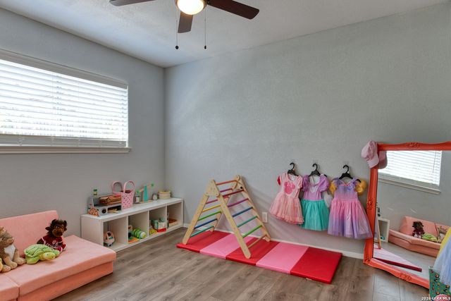 5705 Pineway St, San Antonio, TX 78247