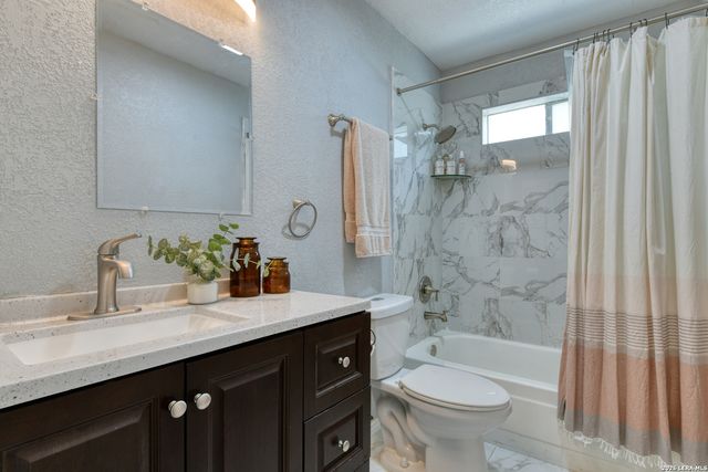 5705 Pineway St, San Antonio, TX 78247