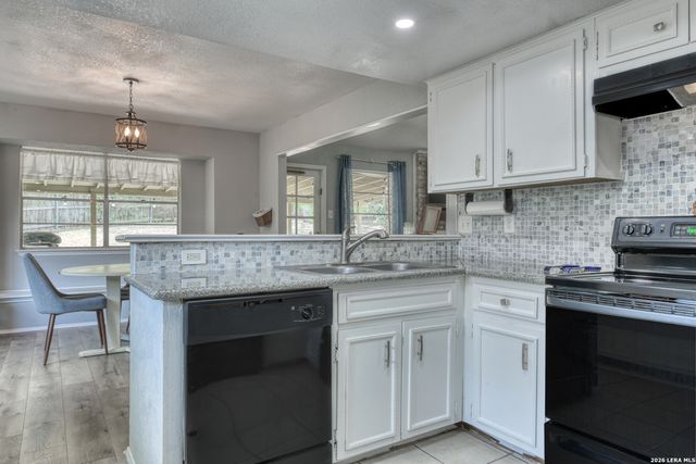 5705 Pineway St, San Antonio, TX 78247