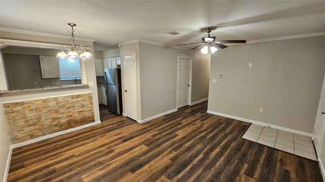 11046 Spottswood Drive, Houston, TX 77016