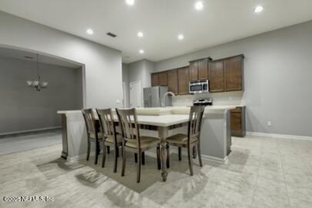 86192 FORTUNE Drive, Yulee, FL 32097