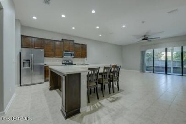 86192 FORTUNE Drive, Yulee, FL 32097