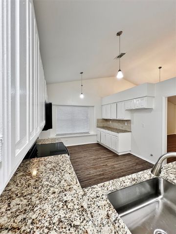 1028 Whitewater Trail, Desoto, TX 75115