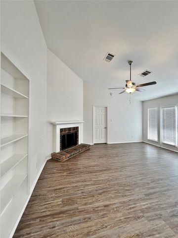 1028 Whitewater Trail, Desoto, TX 75115