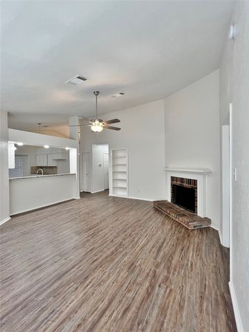 1028 Whitewater Trail, Desoto, TX 75115