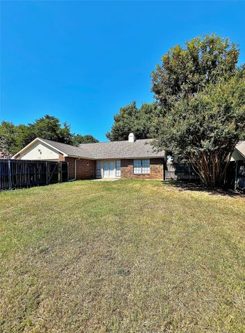 1028 Whitewater Trail, Desoto, TX 75115
