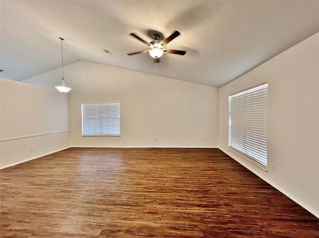 1028 Whitewater Trail, Desoto, TX 75115