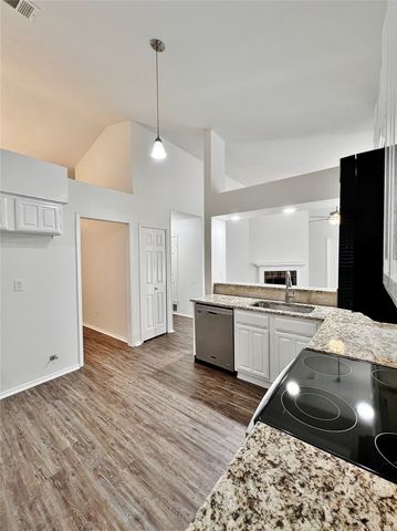 1028 Whitewater Trail, Desoto, TX 75115