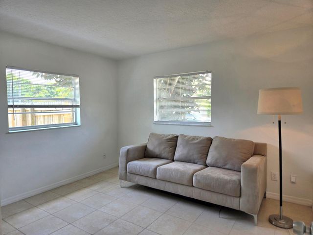 1549 SE Minorca Avenue, Port St Lucie, FL 34952