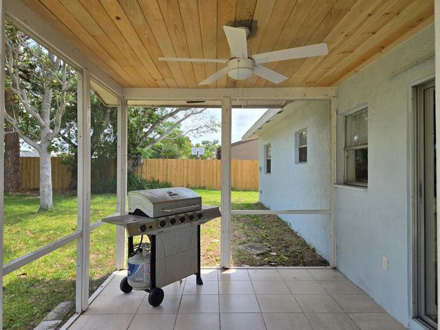 1549 SE Minorca Avenue, Port St Lucie, FL 34952