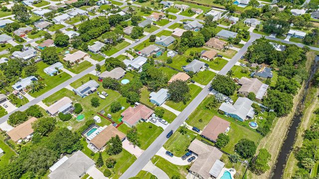 1549 SE Minorca Avenue, Port St Lucie, FL 34952
