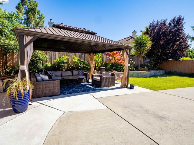 308 Arrowhead Way, Hayward, CA 94544