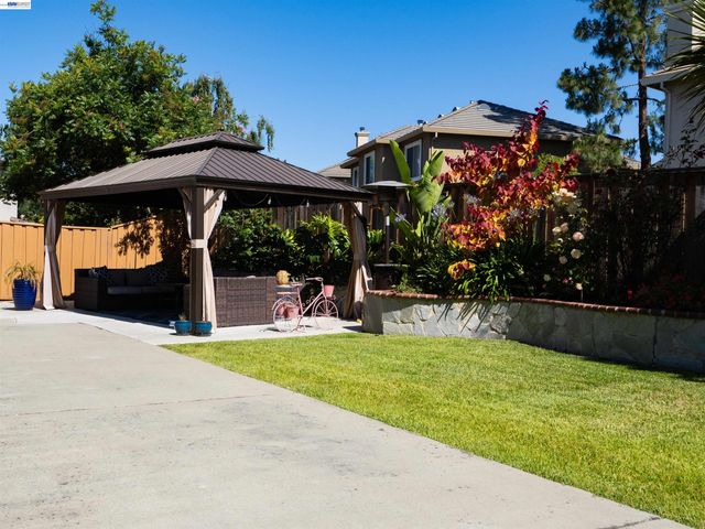 308 Arrowhead Way, Hayward, CA 94544