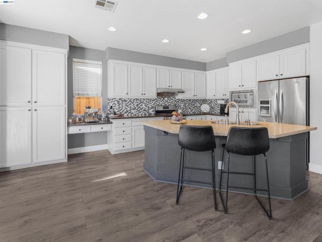 308 Arrowhead Way, Hayward, CA 94544