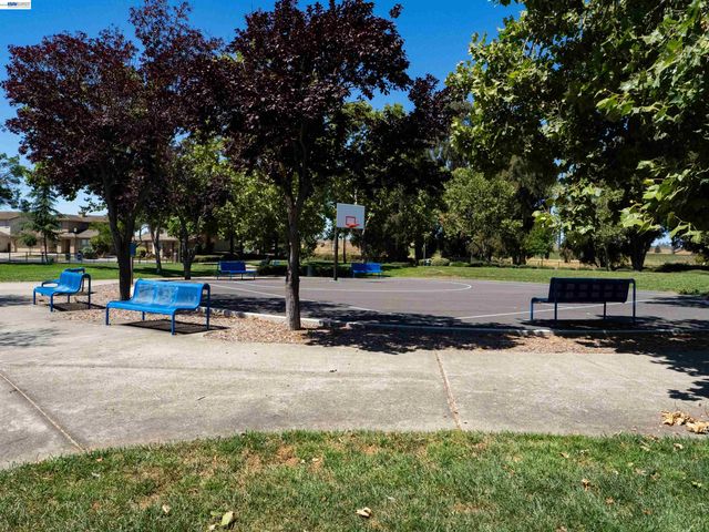308 Arrowhead Way, Hayward, CA 94544