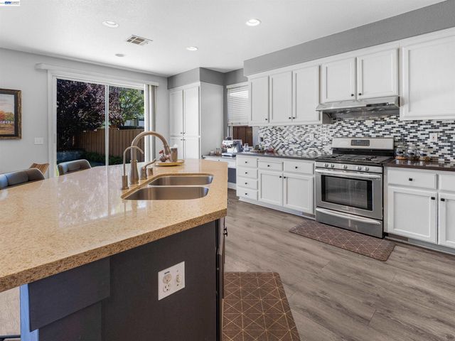 308 Arrowhead Way, Hayward, CA 94544