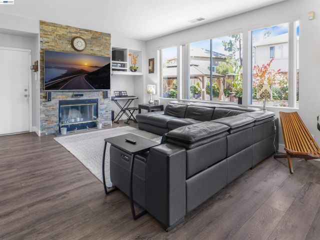 308 Arrowhead Way, Hayward, CA 94544
