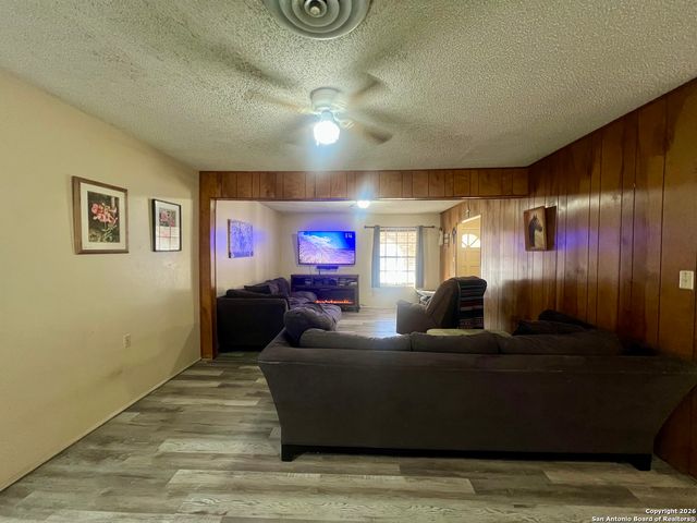 215 Lantana, Pleasanton, TX 78064