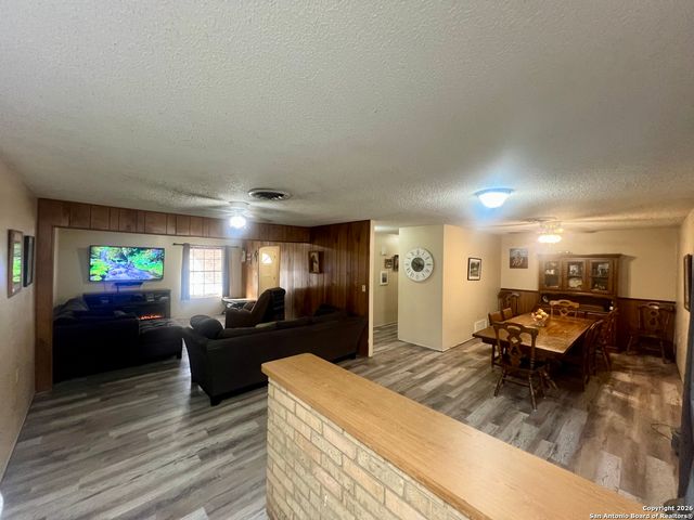 215 Lantana, Pleasanton, TX 78064