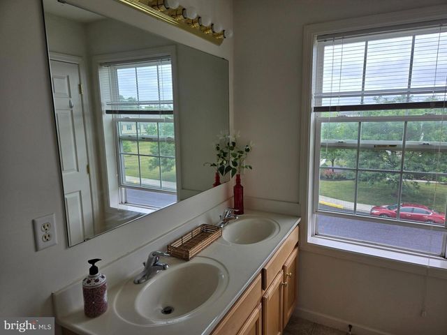 318 SHERMAN AVE, Carlisle, PA 17013
