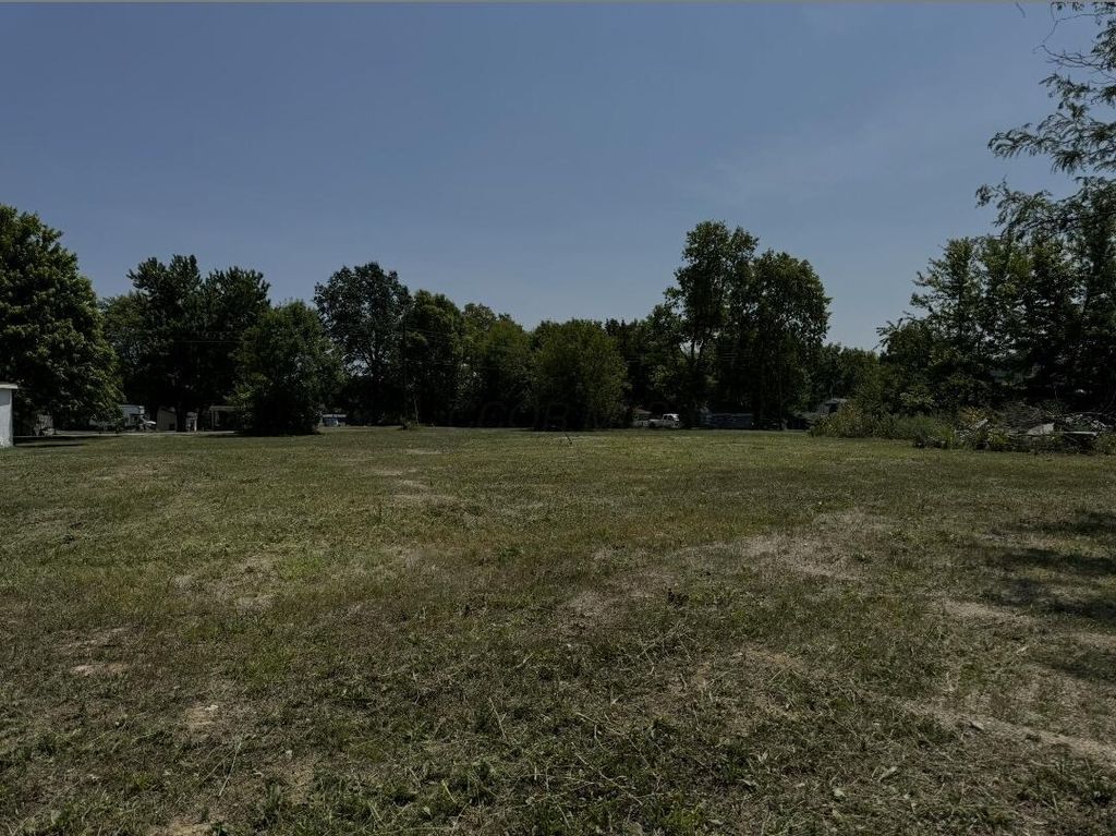 36 Circle Avenue, New Holland, OH 43145
