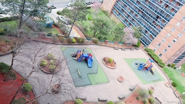 9707 63rd Road 8G, Rego Park, NY 11374