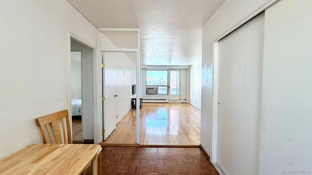 9707 63rd Road 8G, Rego Park, NY 11374