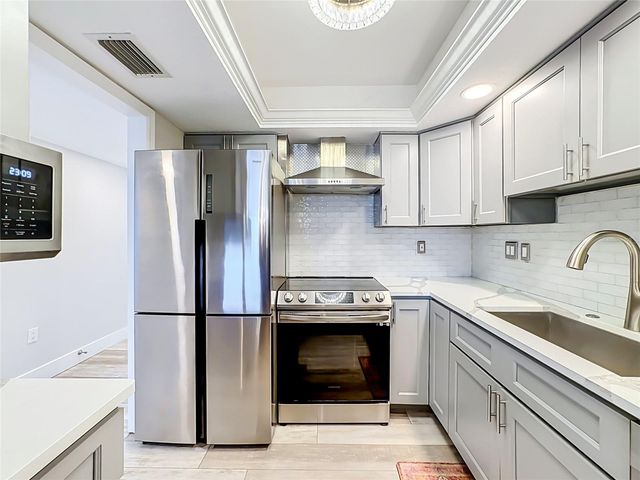 8750 MIDNIGHT PASS ROAD 501C, Sarasota, FL 34242