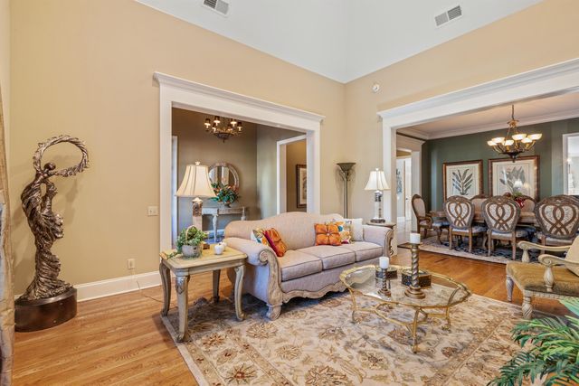 3118 OAKLEIGH MANOR CV, Germantown, TN 38138