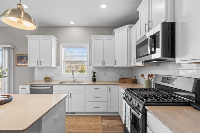 7449 203rd Street W, Lakeville, MN 55044