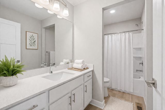 7449 203rd Street W, Lakeville, MN 55044