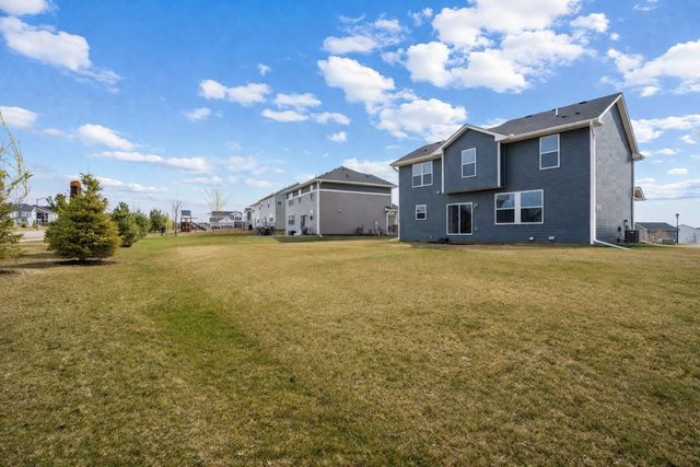 7449 203rd Street W, Lakeville, MN 55044