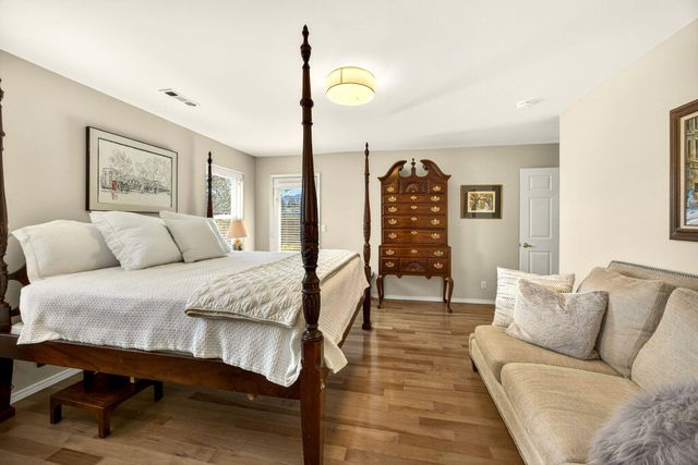 480 Parkside Drive, Ashland, OR 97520