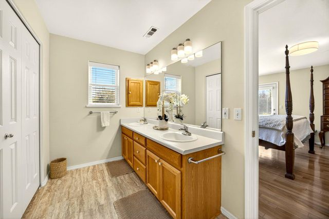 480 Parkside Drive, Ashland, OR 97520