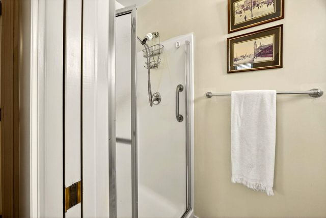 480 Parkside Drive, Ashland, OR 97520