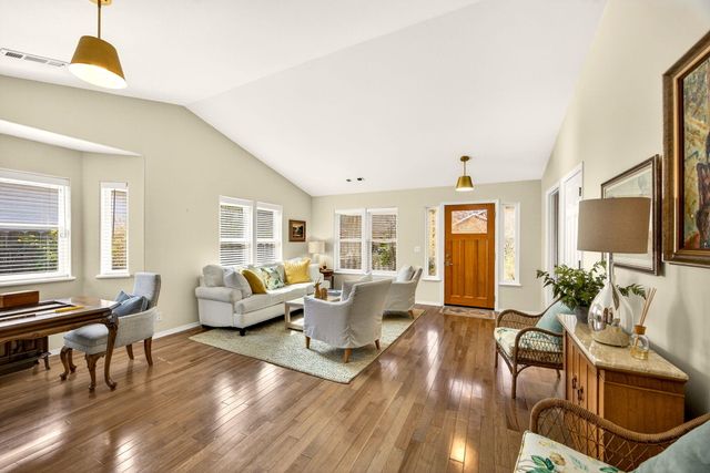 480 Parkside Drive, Ashland, OR 97520