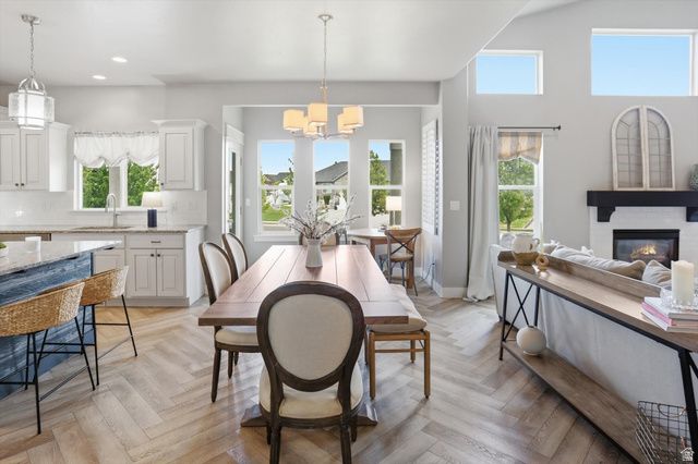408 W CORNFIELD CIR, Kaysville, UT 84037