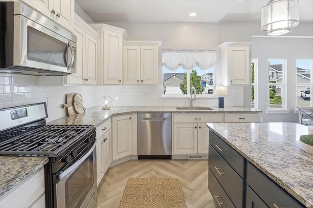 408 W CORNFIELD CIR, Kaysville, UT 84037
