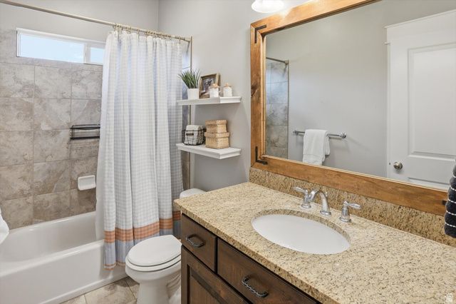 408 W CORNFIELD CIR, Kaysville, UT 84037